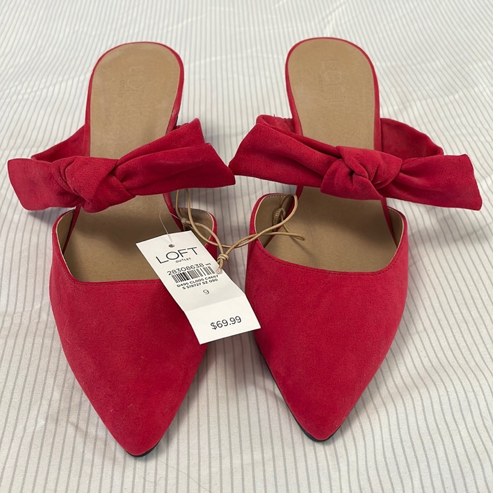 NWT Loft Red Suede Bow Heels